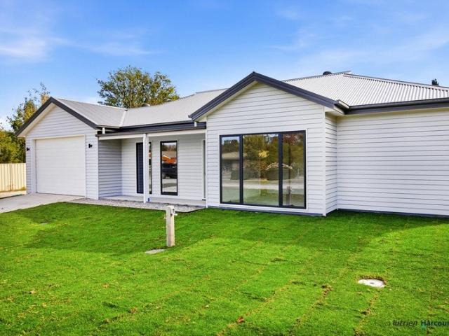 Luxury living in town!