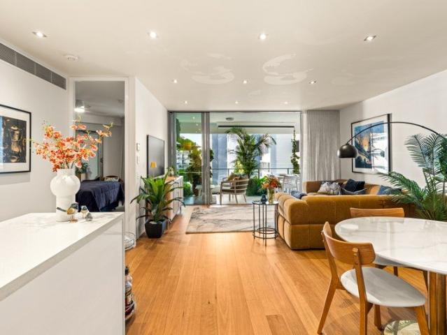 Luxury Living in Waters Edge