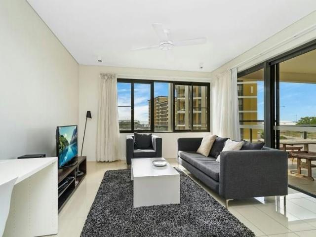 LUXURY LIVING IN WHARF PRECINCT 6 MONTHS LEASE