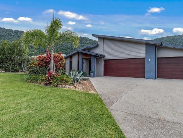 Luxury Living Just Minutes from Airlie Beach