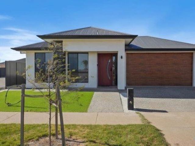 LUXURY LIVING | PREMIUM FINISHES | PRIME RIVERLEA PARK LOCATION 40 Marchant Trail, Riverlea Park SA 5120