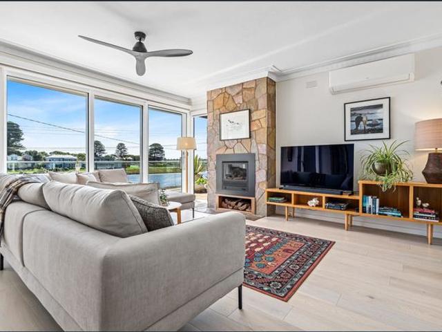 Luxury Living, Prime Position!