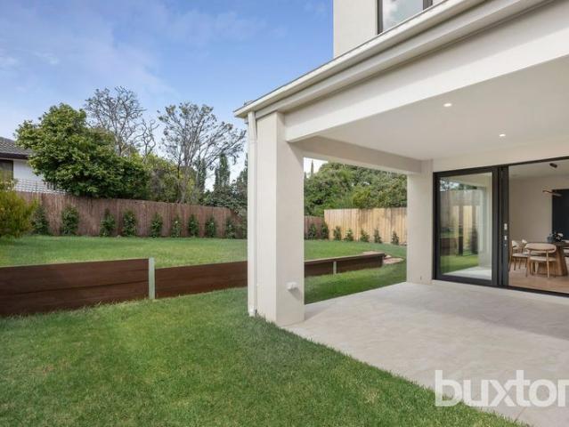 Luxury Living Redefined – 5 Bedroom Residence in Prime Doncaster