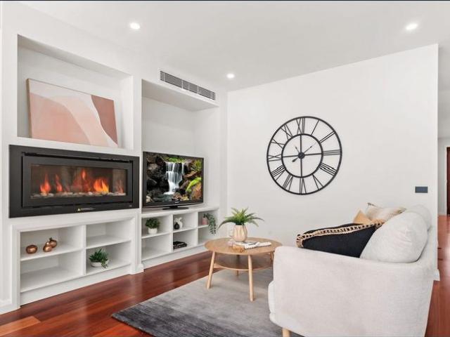 Luxury Living Redefined – Designer Residence Overlooking Parklands