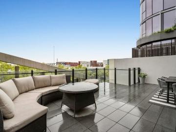 Luxury Living Redefined in the Heart of Port Melbourne