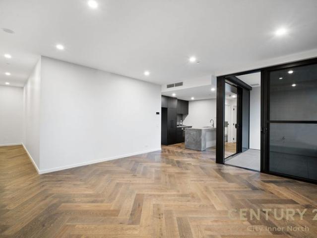 LUXURY LIVING – STUNNING 1 BEDROOM, 2 BATHROOM APARTMENT WITH PRIVATE BALCONY