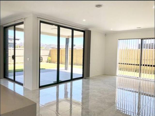 Luxury living, size and location in Clyde North