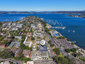 Luxury Living & Waterfront Convenience in Exclusive Ravello
