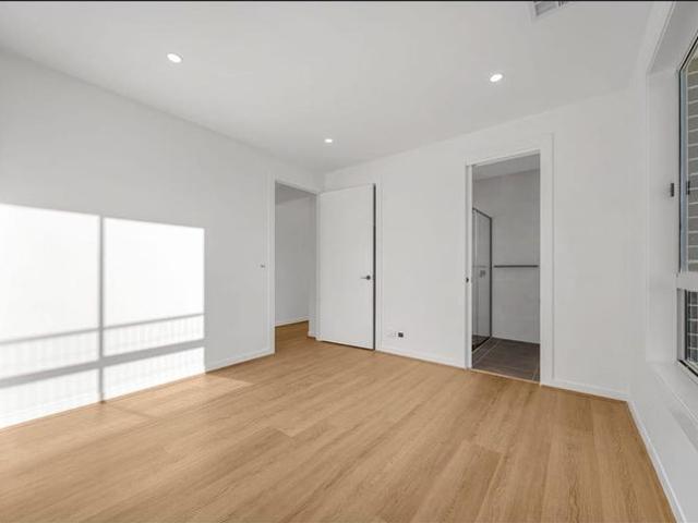 Luxury Living with 2 Private Ensuites A Rare Find!