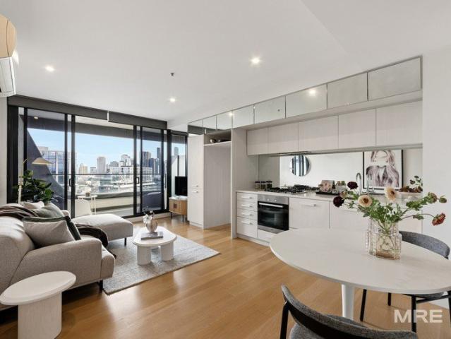 Luxury Living with CBD Skyline & Bay Views in Prestigious Albert Tower