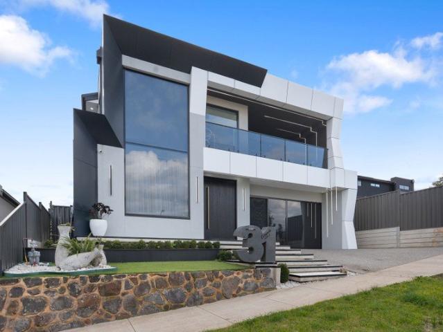 Luxury Living With City Views