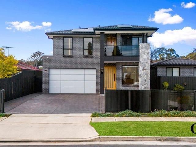 LUXURY LIVING WITH DUAL ACCOMMODATION A STUNNING FAMILY RESIDENCE 607m2