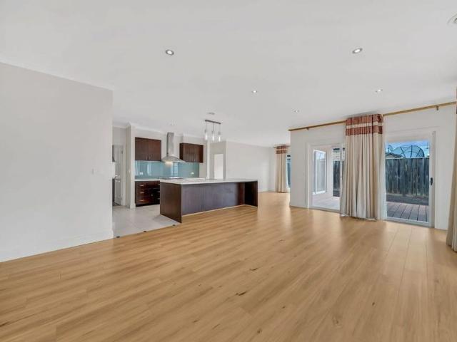 Luxury Living with Dual Kitchen & 3 Living Areas