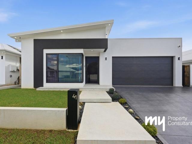 Luxury Living with Exceptional Entertaining!