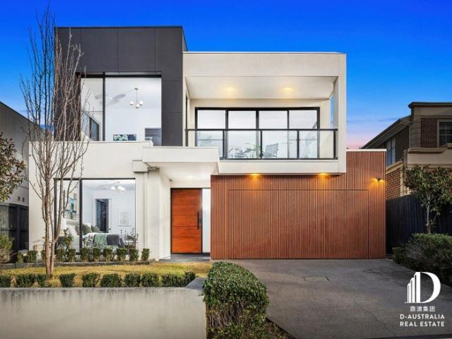 Luxury Living with Four Ensuites in Prestigious Mont Albert