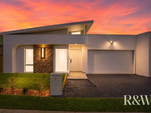 Luxury Living with Modern Style in the Heart of Menangle Park