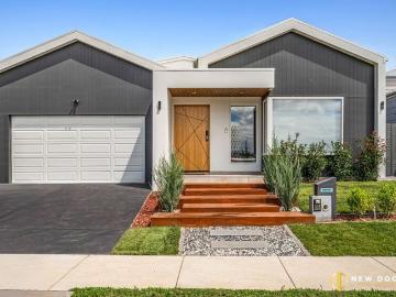 Luxury Living with Sophisticated Design!