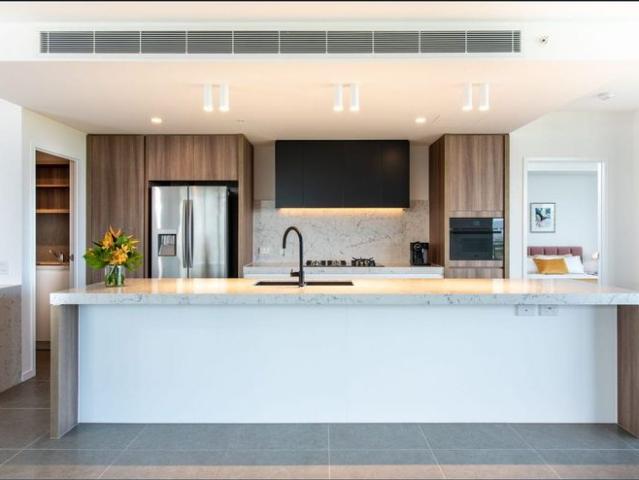 Luxury Living with Spectacular Gold Coast Views