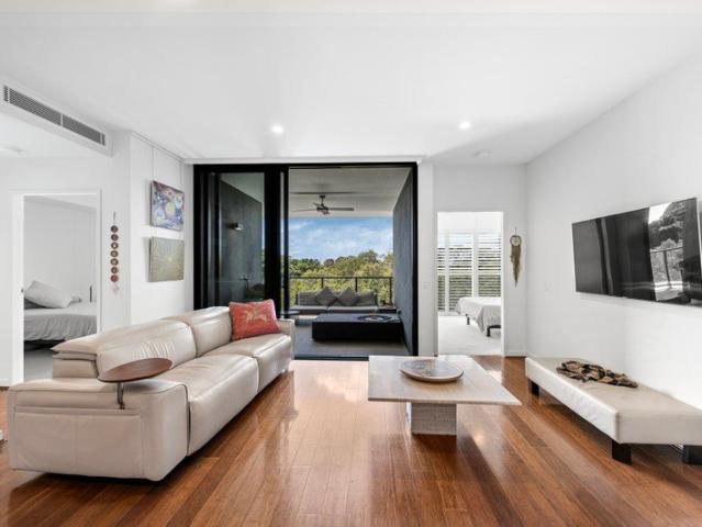 Luxury Living with Spectacular Gateway Views