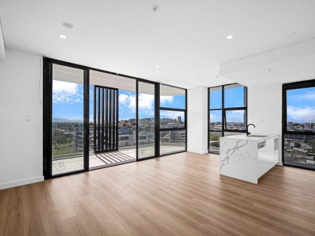 Luxury Living with Spectacular Escarpment Views