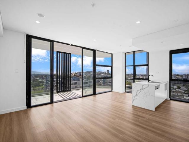 Luxury Living with Spectacular Escarpment Views