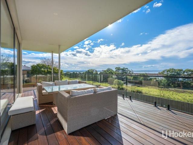 LUXURY LIVING WITH SPECTACULAR LAKE VIEWS