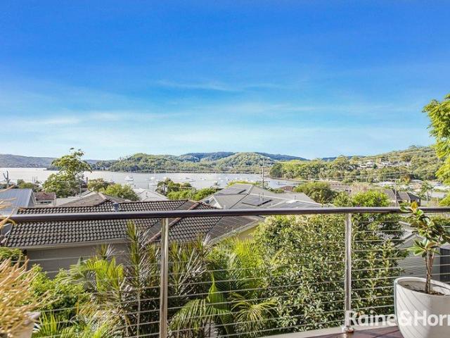 Luxury Living with spectacular Waterviews