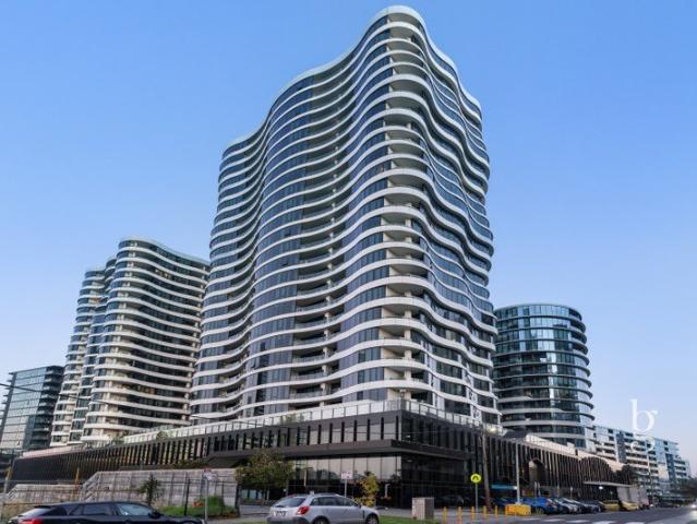 Luxury Living with Spectacular Views in the Heart of Victoria Square