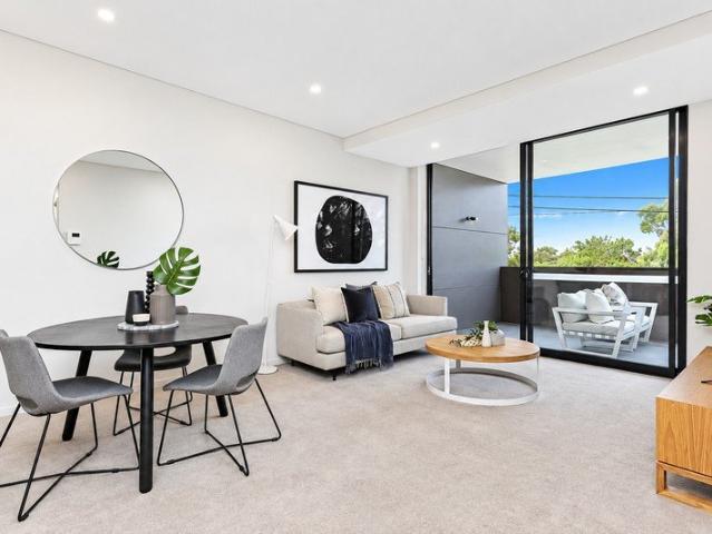 Luxury Living with Sweeping National Park and City Views