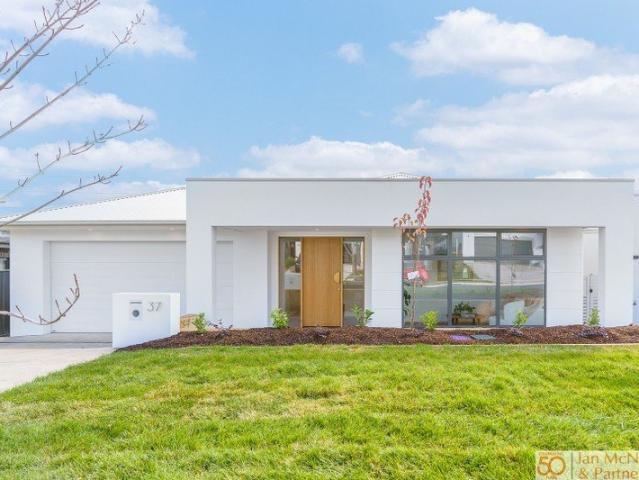 Luxury Living with Panoramic Views