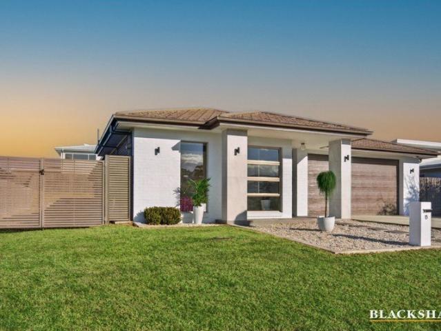 Luxury living with room for the family, AND the caravan!