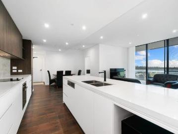 LUXURY LIVING. WITH RESORT STYLE AMENITIES!