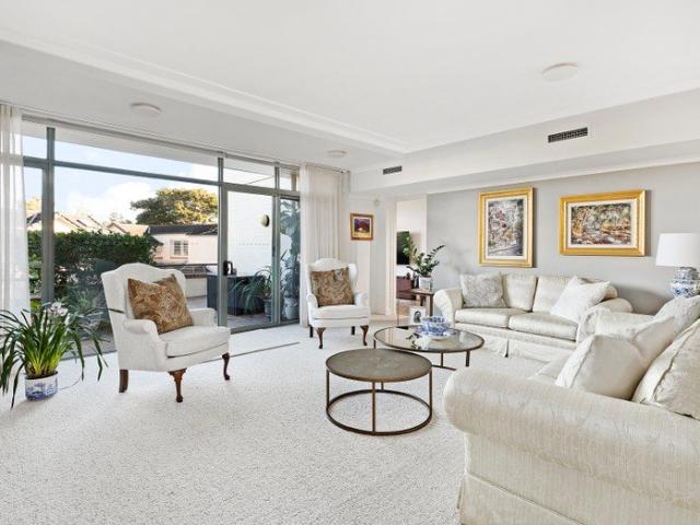 Luxury living with resort style facilities PLEASE CONTACT AGENT TO MAKE A PRIVATE INSPECTION TIME