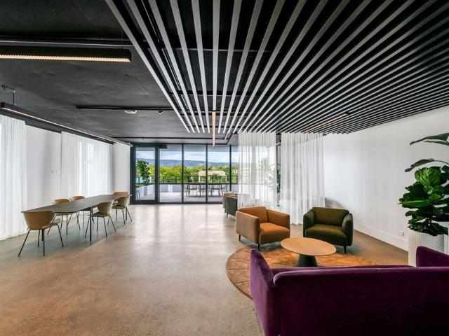Luxury Living 1 bedroom, 1 carpark apartment