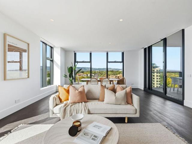 Luxury Living 2 bedroom, 2 carpark apartment