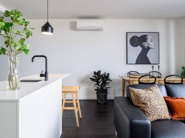 Luxury Living 2BEDAPARTMENT – FURNISHED FREE PARKING