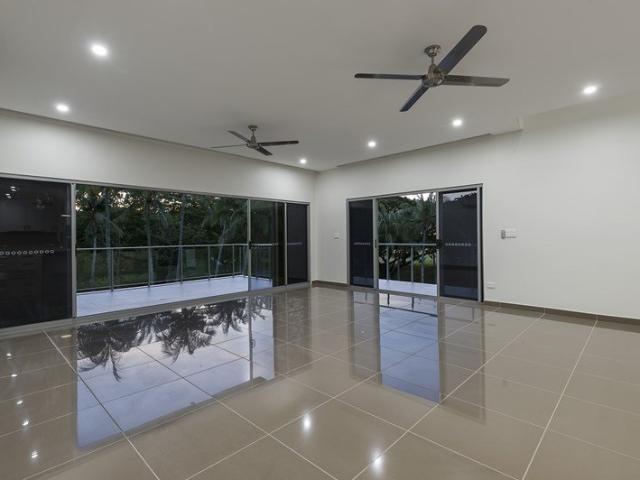 LUXURY LIVING