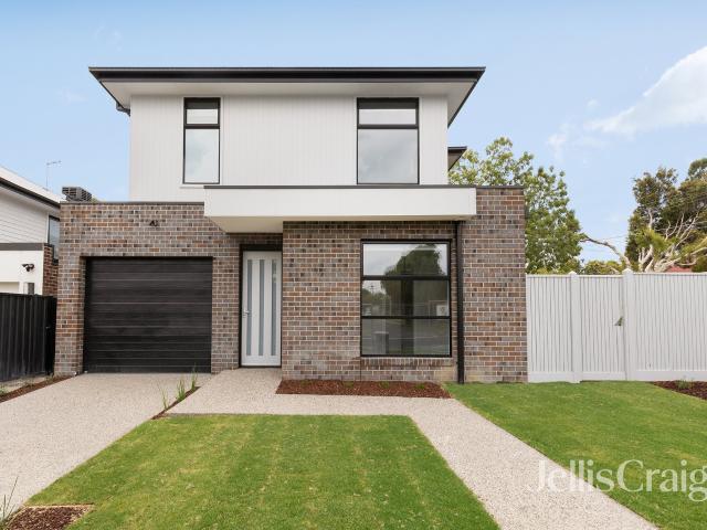 Luxury Living 900m to Watsonia shops