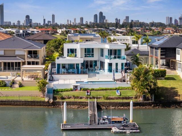Luxury, Lifestyle & Main River Views | 972m2 Waterfront Residence