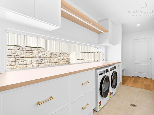 Luxury, Lifestyle and Location in Beautiful Lloyd