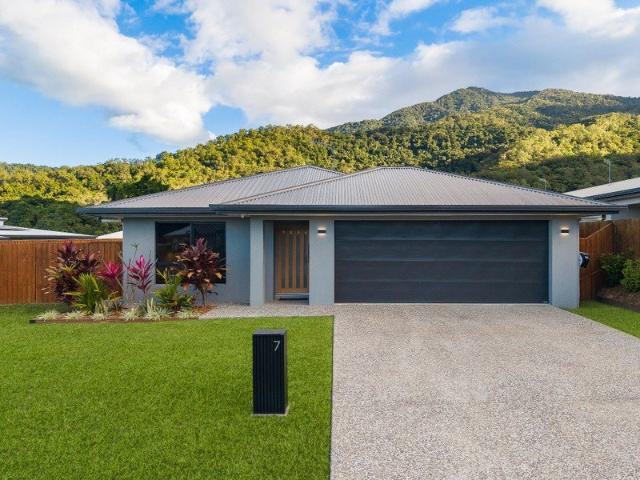 Luxury, Lifestyle and Premium Finishes in a Near New Home