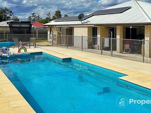 Luxury, Lifestyle & Location Beside the Dalby Golf Course