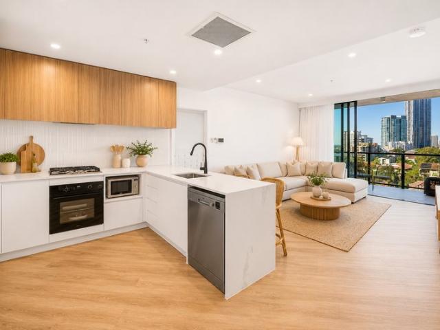 Luxury, Lifestyle & Location in the Heart of Southport