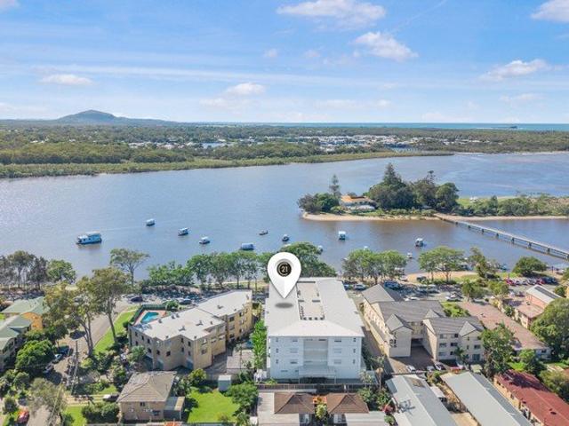 Luxury, Lifestyle & Location 3 Bedroom Top Floor Apartment