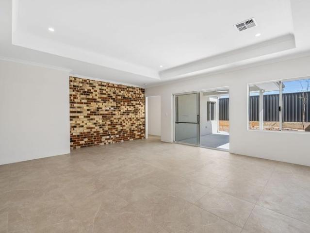 LUXURY, LIFESTYLE & LOW MAINTENANCE LIVING
