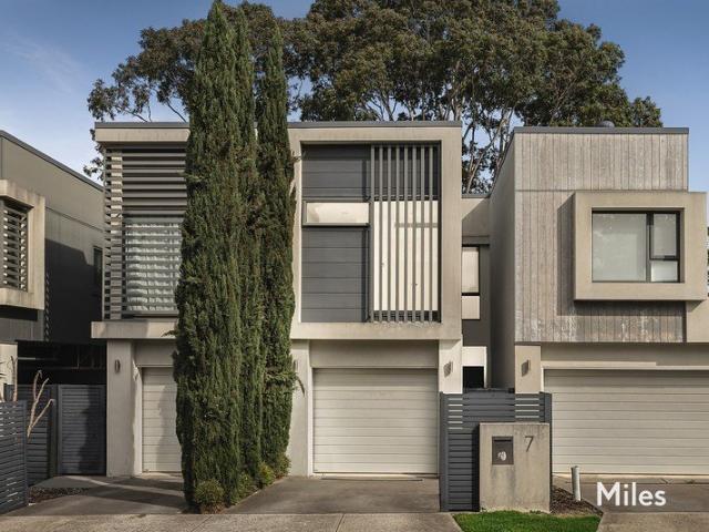 Luxury, Light & Low Maintenance Lifestyle Success
