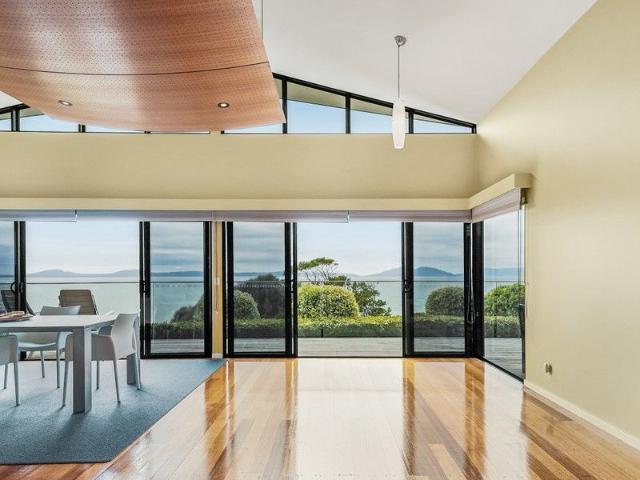 Luxury, Light & Limitless Views
