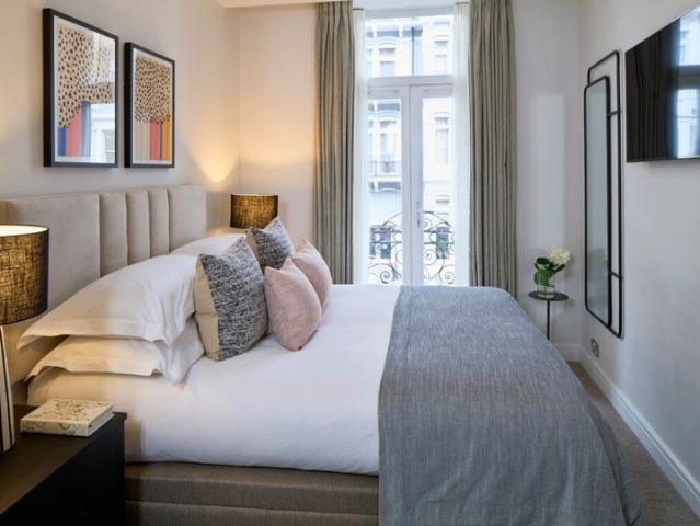 Luxury & Modern Apartmemnt walk to Metro & Shopping!
