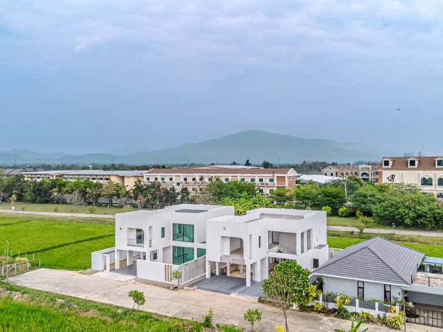 Luxury Modern Pool Villa วิวภูเขา ทำเลศักยภาพโซนหางดง ใกล้ Lanna International School โครงการ Rattana Serene Ville T.063 6649