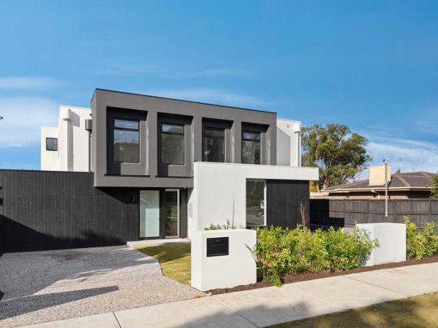 Luxury Modern Residences in superb family location